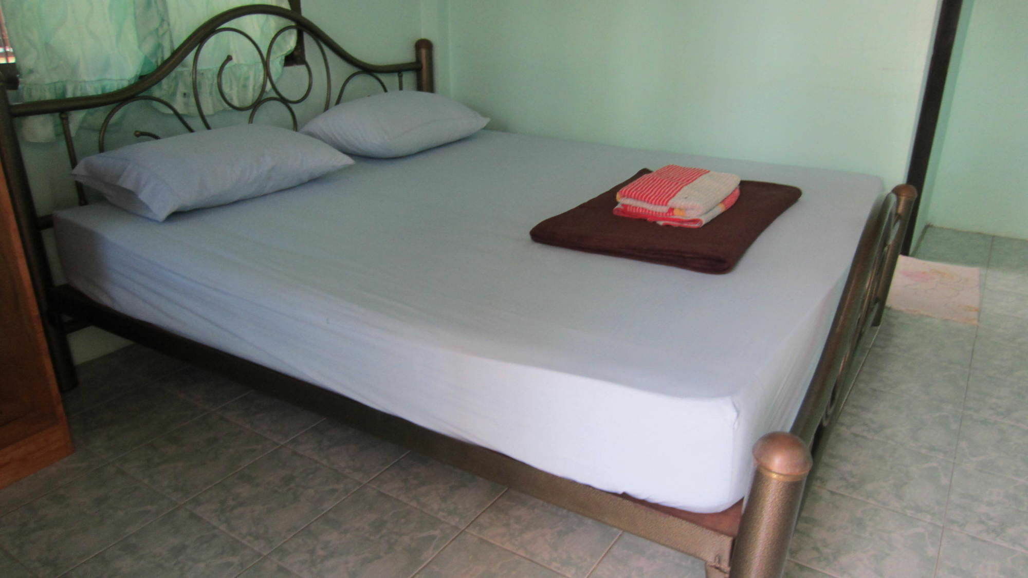 Charung Beach Haad Rin Ngoại thất bức ảnh